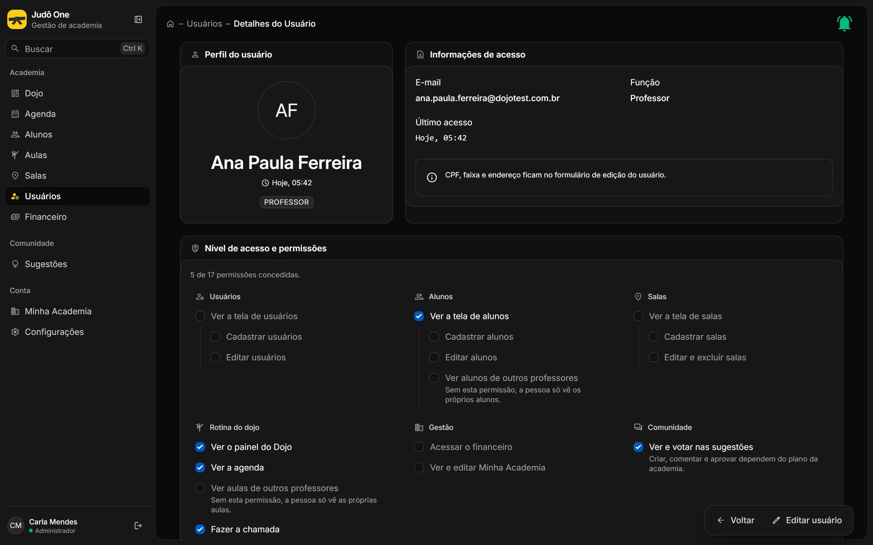 Detalhe do usuário com perfil, e-mail, função, último acesso e as permissões em modo leitura.